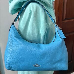 Coach Vibrant Blue Shoulder Bag/ crossbody bag  Hobo  satchel  pebbled Leather